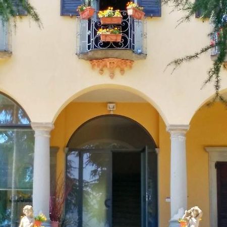Villa Riva Lago - Apartment With Parking タヴェルノラ・ベルガマスカ エクステリア 写真