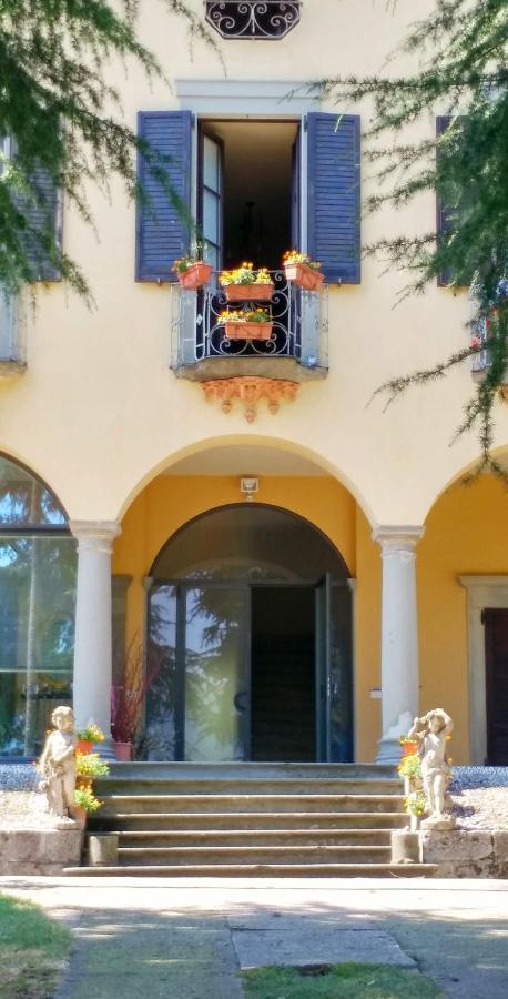 Villa Riva Lago - Apartment With Parking タヴェルノラ・ベルガマスカ エクステリア 写真
