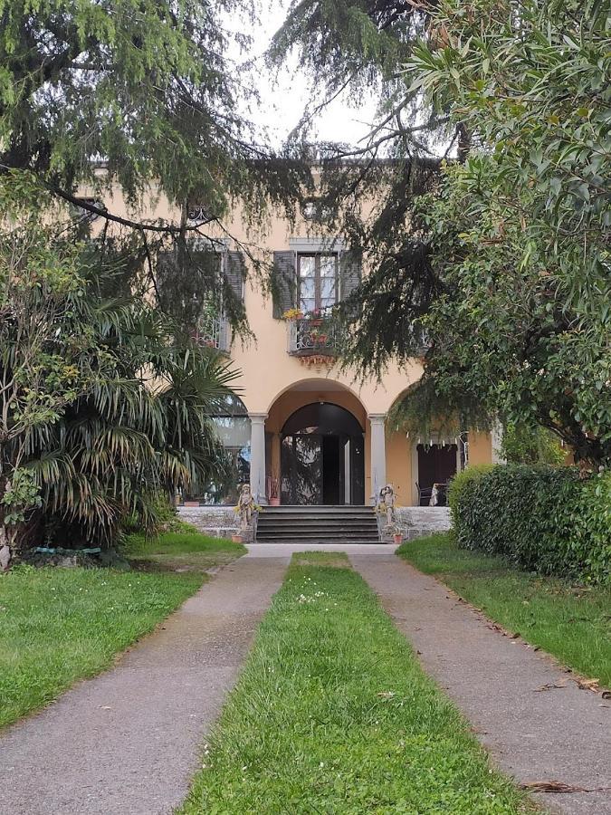 Villa Riva Lago - Apartment With Parking タヴェルノラ・ベルガマスカ エクステリア 写真
