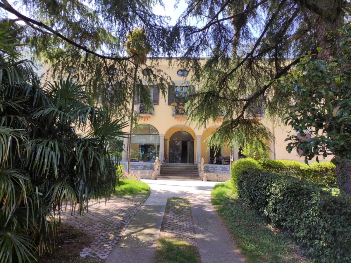 Villa Riva Lago - Apartment With Parking タヴェルノラ・ベルガマスカ エクステリア 写真