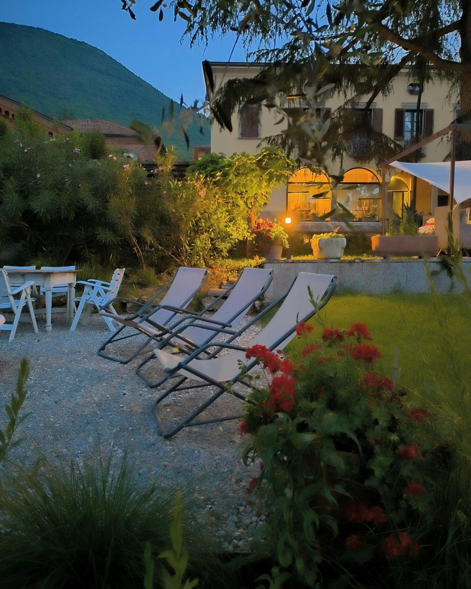 Villa Riva Lago - Apartment With Parking タヴェルノラ・ベルガマスカ エクステリア 写真